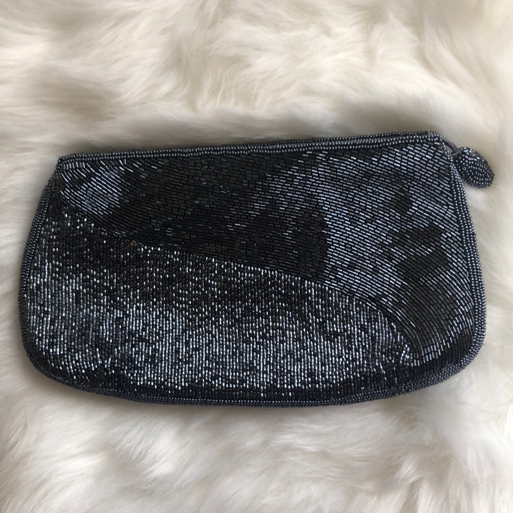 Vintage Genie silver beaded clutch